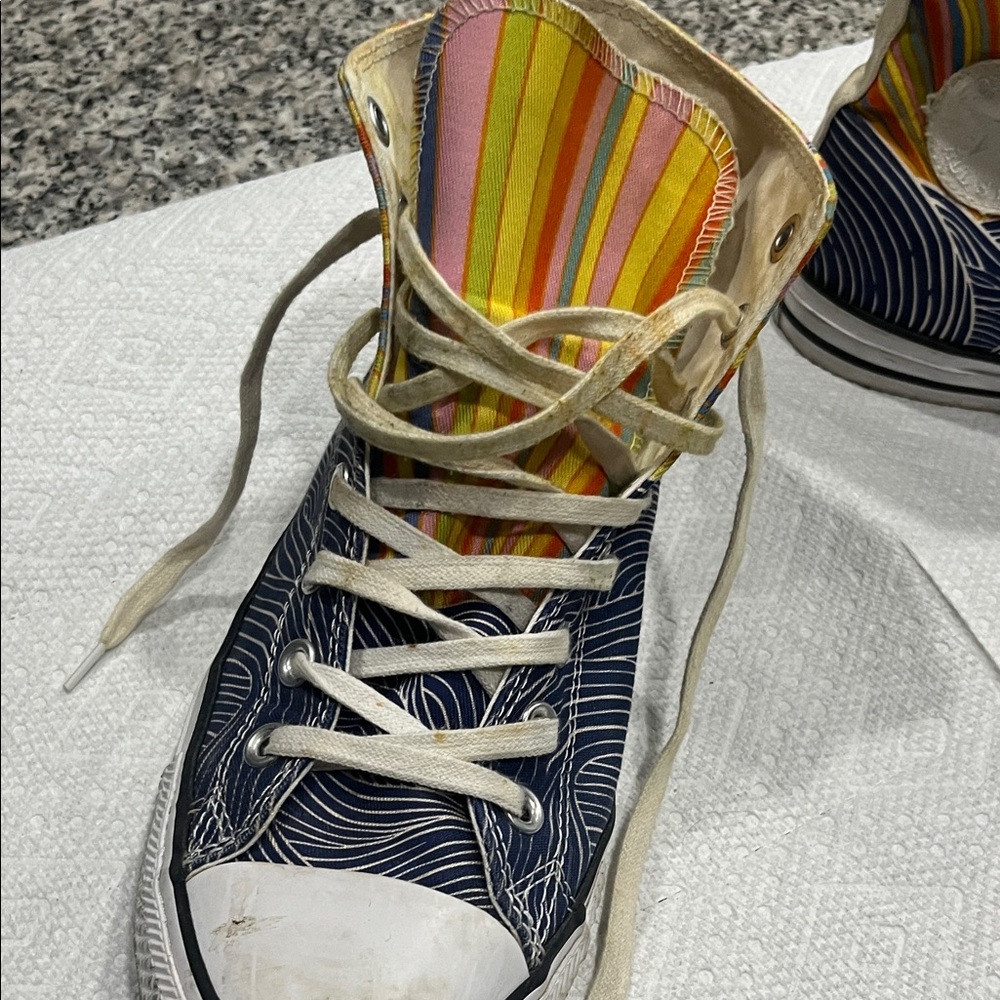 Converse High-Top Sneakers with Blue and White Design - Picture 6 of 12